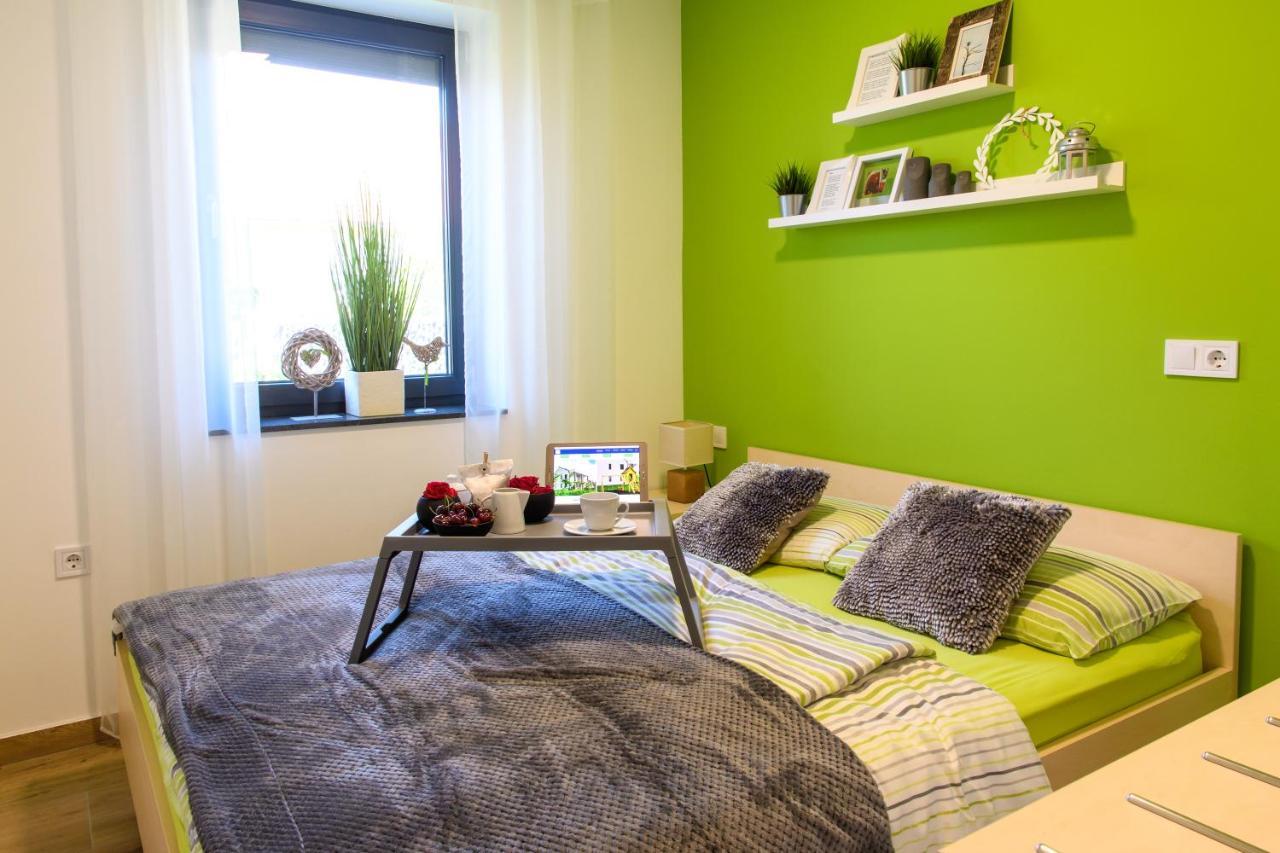 Apartmaji Banonia " Poletni Vetrc " بانوفيتشي المظهر الخارجي الصورة