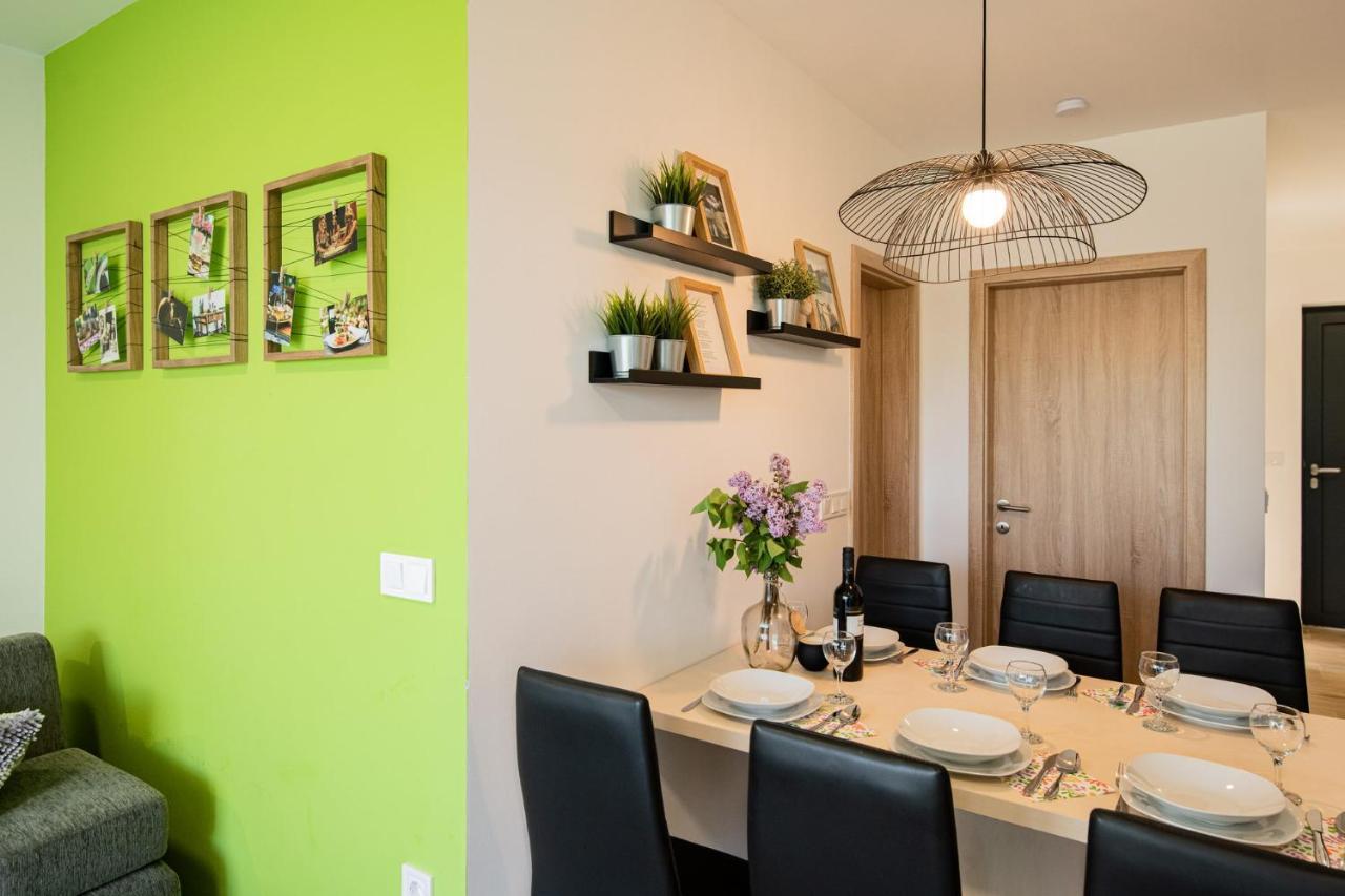 Apartmaji Banonia " Poletni Vetrc " بانوفيتشي المظهر الخارجي الصورة